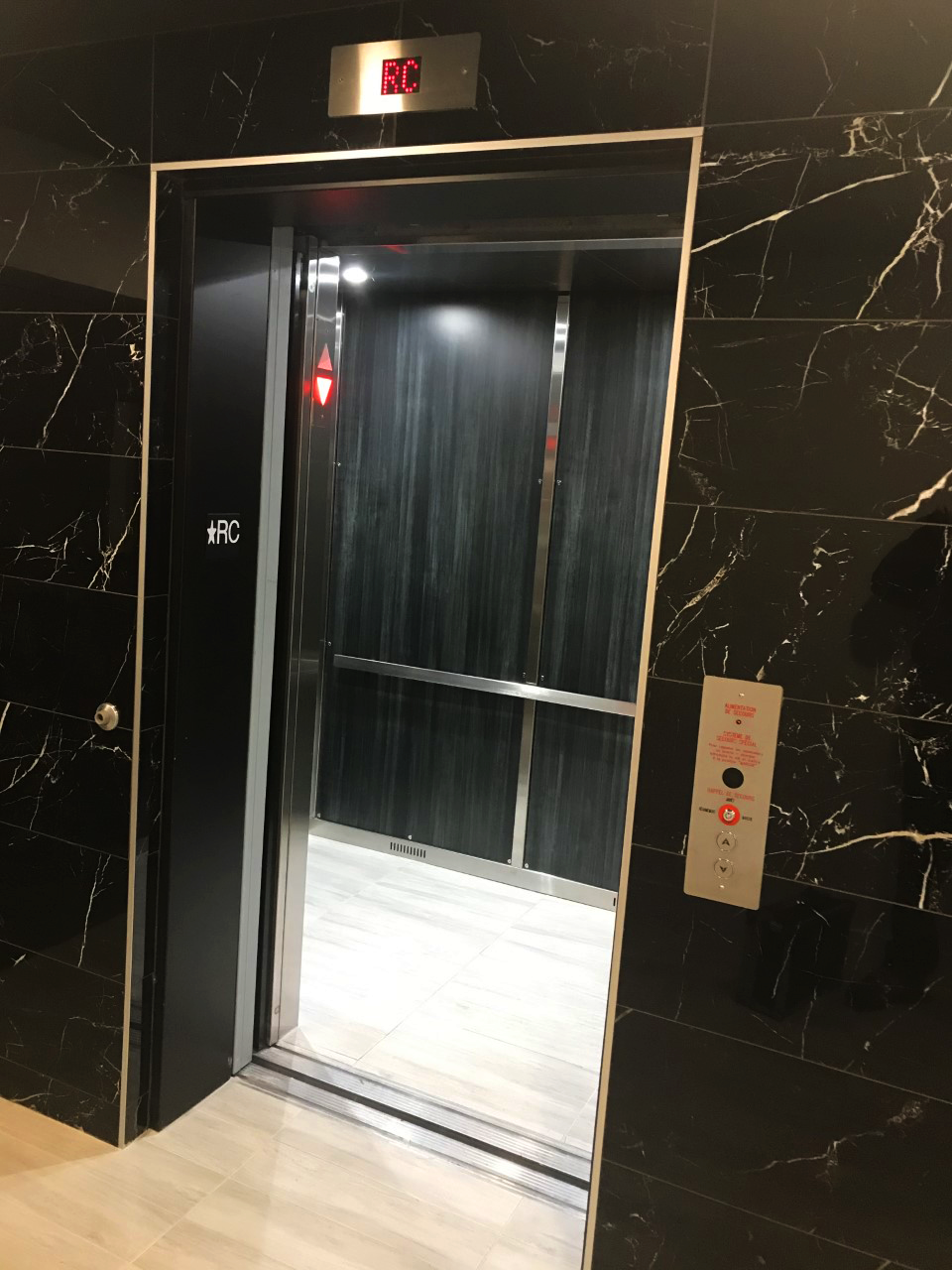 Ascenseur Alex Inc | 65 Rue Cabanac, Saint-Hippolyte, QC J8A 3C1, Canada | Phone: (450) 563-1719