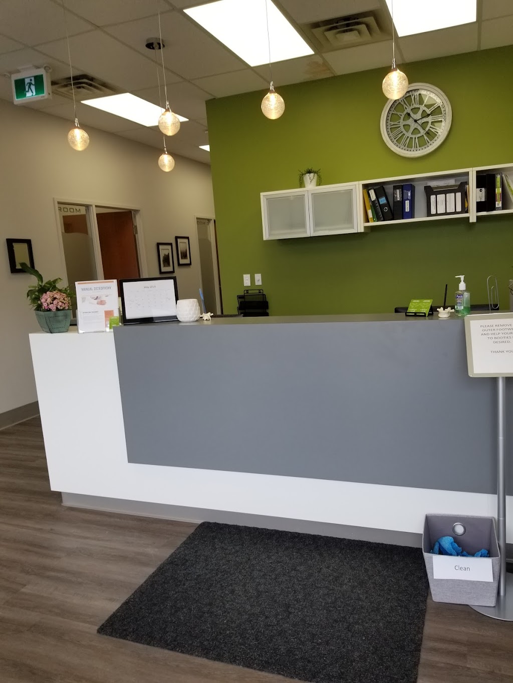 Central Health Chiropractic & Wellness Clinic | 400 Main St NE #110A, Airdrie, AB T4B 2N1, Canada | Phone: (403) 912-5115