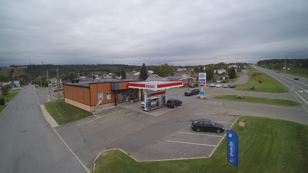 ESSO - Depanneur Des Caps Inc | 300 QC-138, Saint-Tite-des-Caps, QC G0A 4J0, Canada | Phone: (418) 823-2315