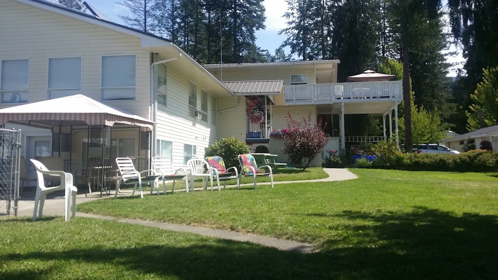 Totem Motel & Resort | 61 Kingsley Rd, Christina Lake, BC V0H 1E2, Canada | Phone: (250) 447-9322