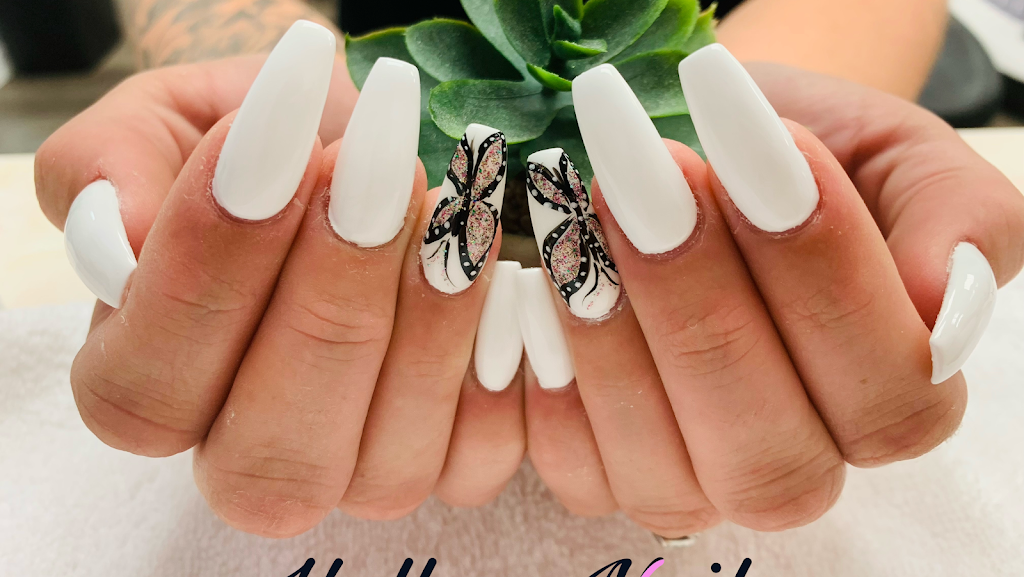 Hellen Nails | 213 The Queensway S, Keswick, ON L4P 2A7, Canada | Phone: (905) 476-7490