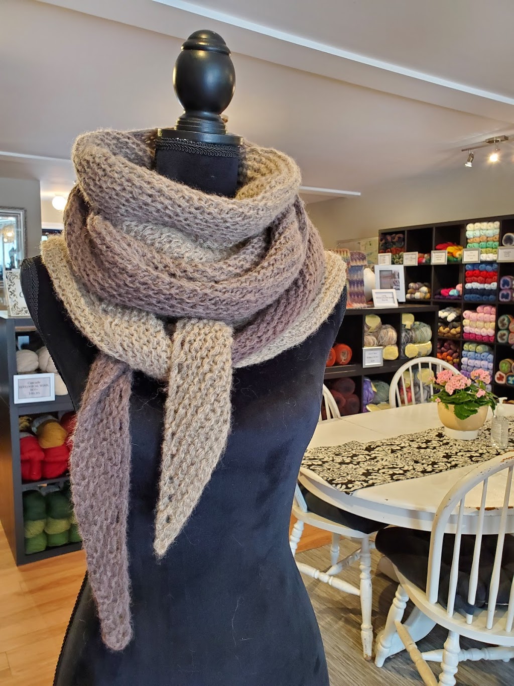 Granny Birds Wool Shoppe | 5 King St E, Bobcaygeon, ON K0M 1A0, Canada | Phone: (705) 731-1106