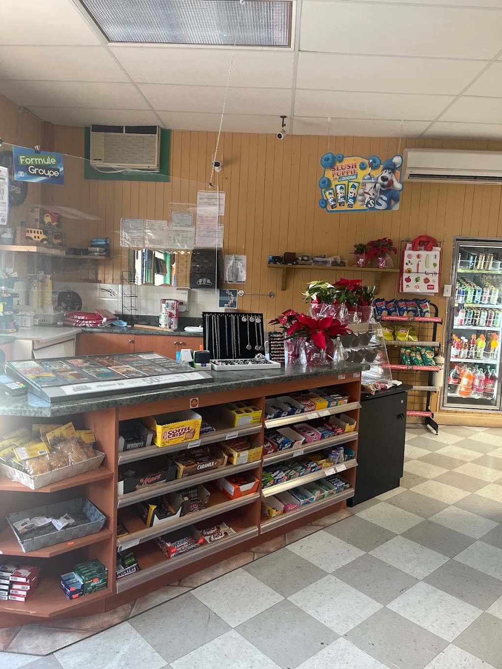 Marché du paulois | 9 rue principal ouest St-Paul-de-la-croix, Rivière-du-Loup, QC G0L 1Z0, Canada | Phone: (418) 898-3295