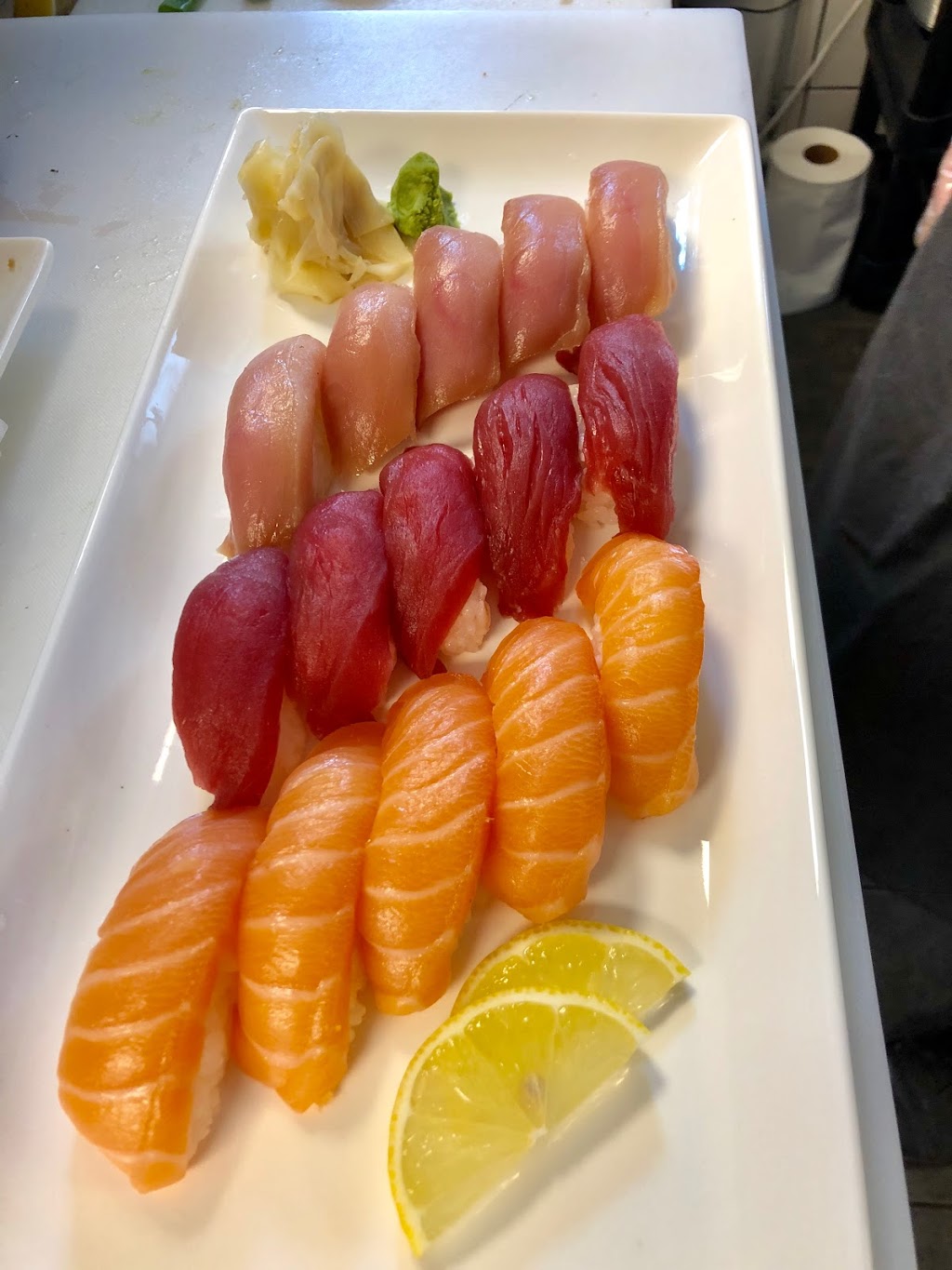 Le B-38 sushi | 5003 Rue Beaubien E, Montréal, QC H1T 1V6, Canada | Phone: (514) 725-6100