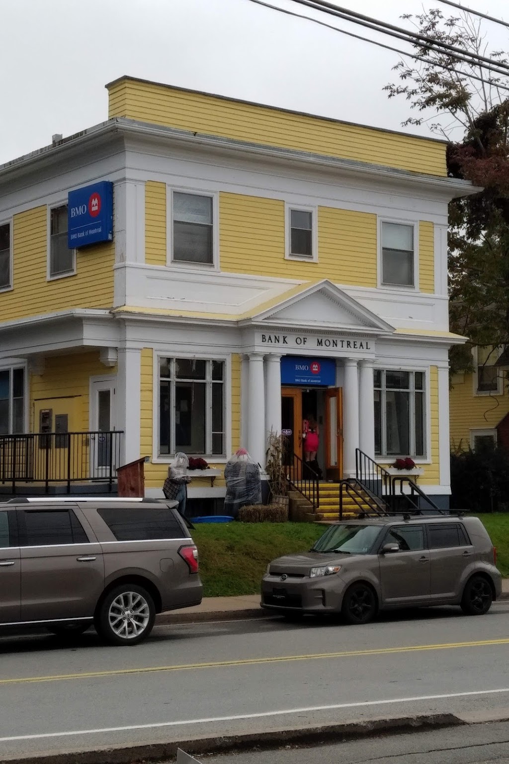 BMO Bank of Montreal | 562 Main St, Mahone Bay, NS B0J 2E0, Canada | Phone: (902) 624-6503