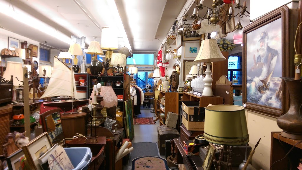 Antique Alley | 605 Front St, New Westminster, BC V3M 1A1, Canada | Phone: (604) 725-7198