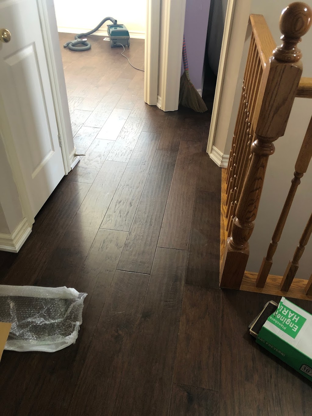 Hardwood, Laminate, Vinyl Flooring - Giant Burlington | 4057 Fairview St, Burlington, ON L7L 2A4, Canada | Phone: (905) 634-0009