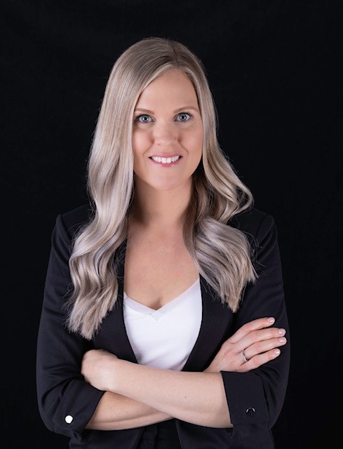 Elyse Bouwmeester- Licensed Real Estate Agent- Cambridge Ontario | 271 Grey Silo Rd #24, Waterloo, ON N2K 0E9, Canada | Phone: (226) 201-1902