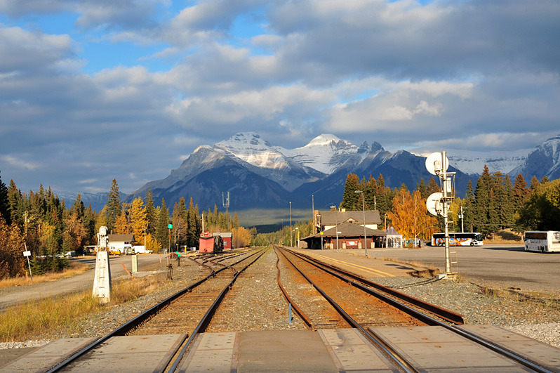 Banff Visitor Information Kiosk | @Banff Heritage Railway Station, 327 Railway Ave, Banff, AB T1L 1A9, Canada | Phone: (403) 762-8421