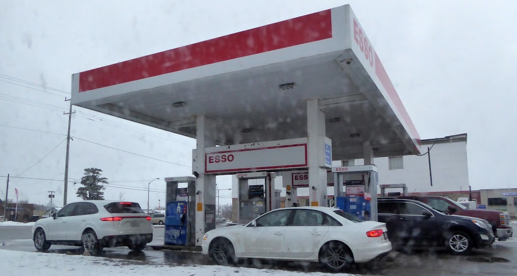 Esso | 800 Main St E, Shelburne, ON L0N 1S8, Canada | Phone: (519) 925-5210