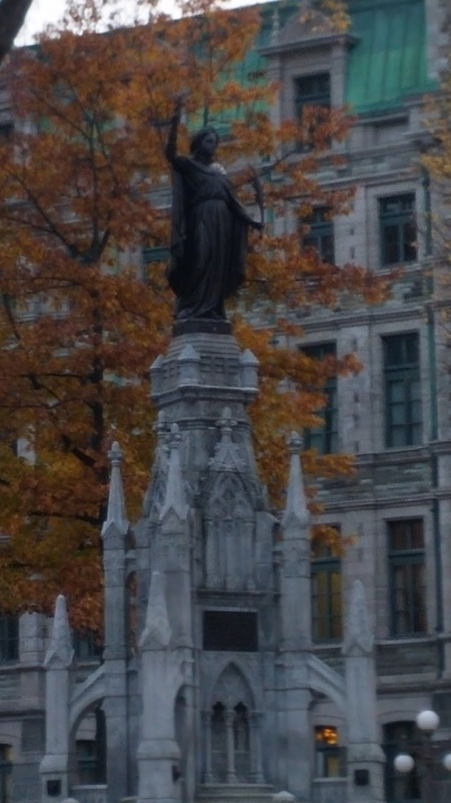 Bus Tours of Old Quebec | 2715 Boulevard Louis-XIV, Québec, QC G1C 5S9, Canada | Phone: (418) 664-0460