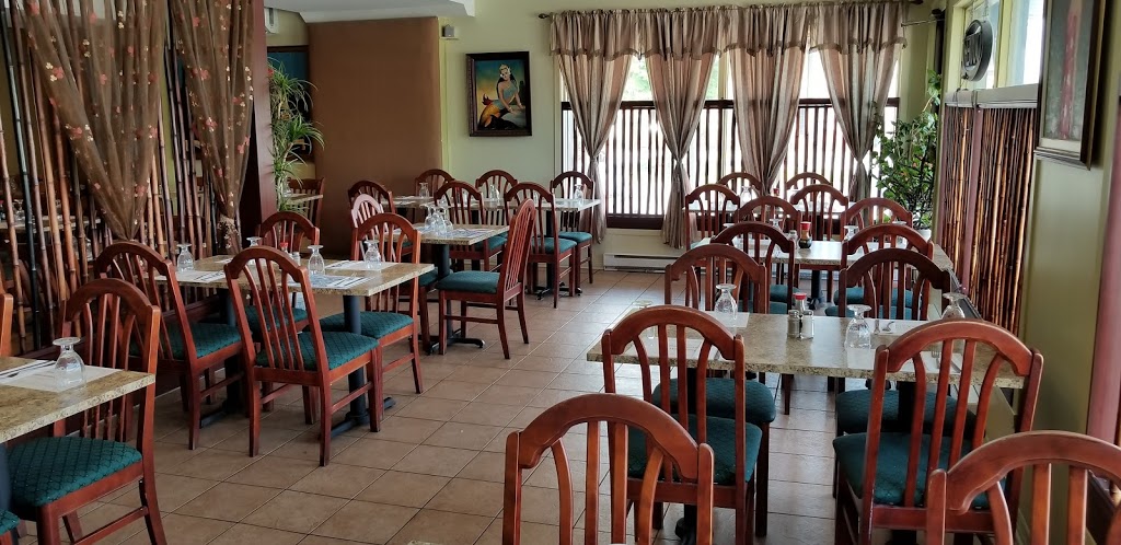 The Palace Thaï Restaurant | 254 Boulevard Saint-Luc, Saint-Jean-sur-Richelieu, QC J2W 1C3, Canada | Phone: (450) 741-0805