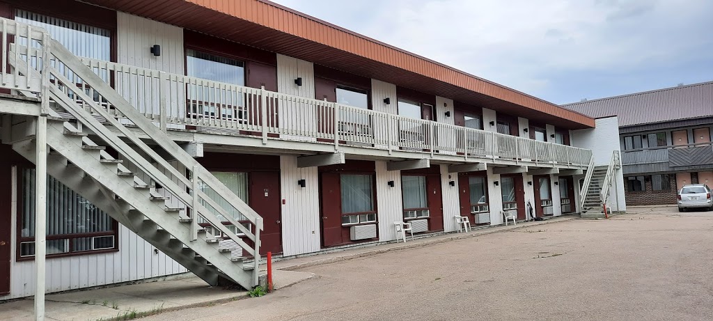Motel Chez Pierre | 2020 Bd de Comporté, La Malbaie, QC G5A 1N3, Canada | Phone: (418) 665-3718