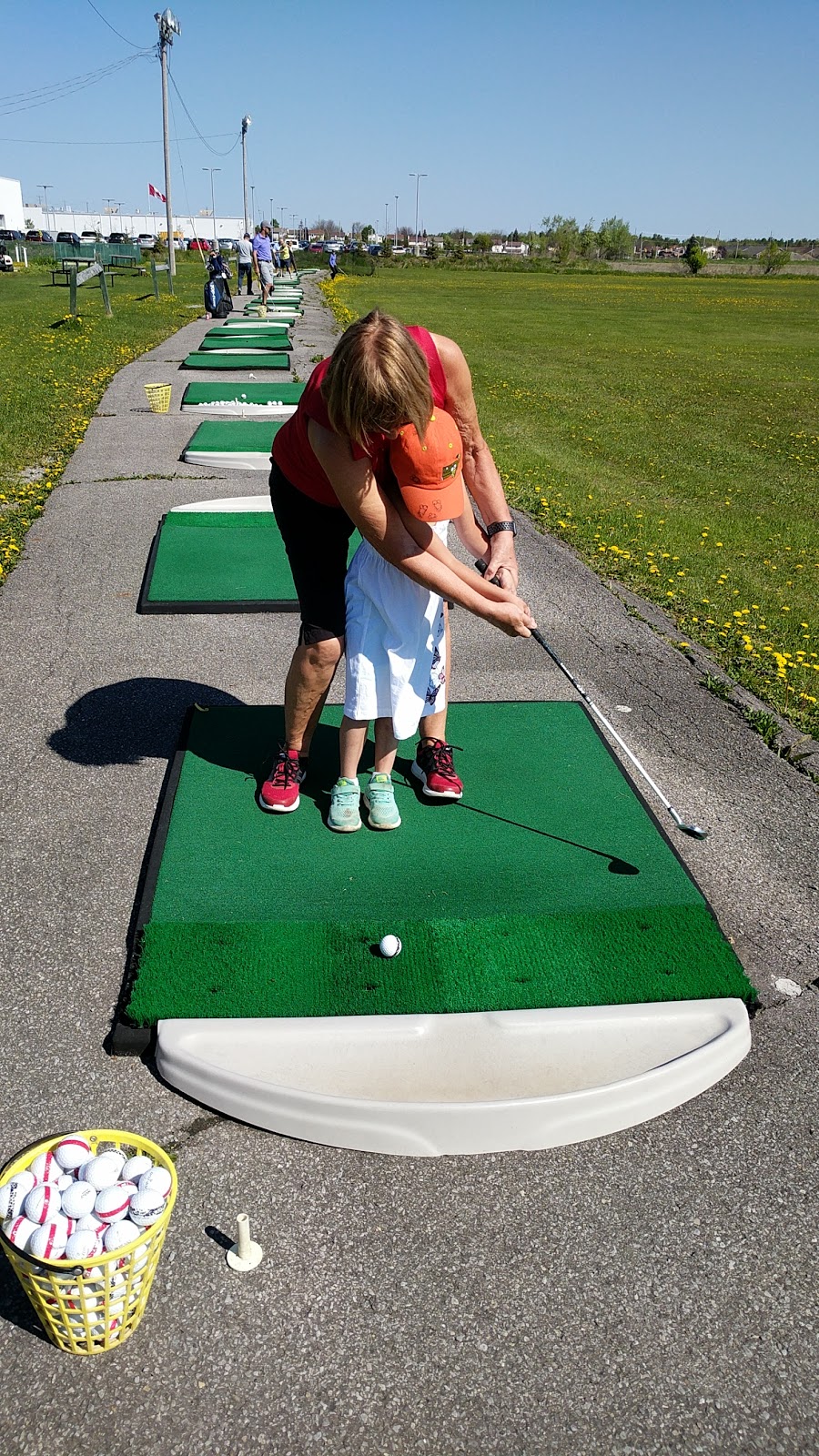 Orleans Golf Centre | 2127 Mer-Bleue Rd, Orléans, ON K4A 3T9, Canada | Phone: (613) 837-7746