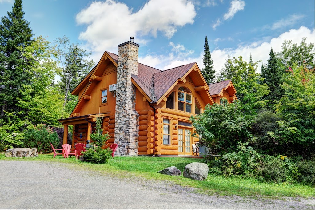 Chalet no. 10 by Fiddler Lake Resort® (Ours-Bear) | 3 Chem. du Geai-Bleu, Mille-Isles, QC J0R 1A0, Canada | Phone: (800) 721-0371