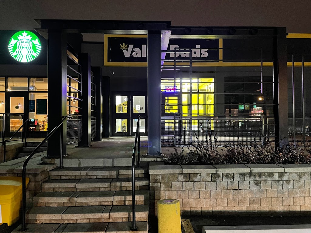 Value Buds 3300 Dufferin | 3300 Dufferin St, Toronto, ON M6A 2T5, Canada | Phone: (416) 783-0419