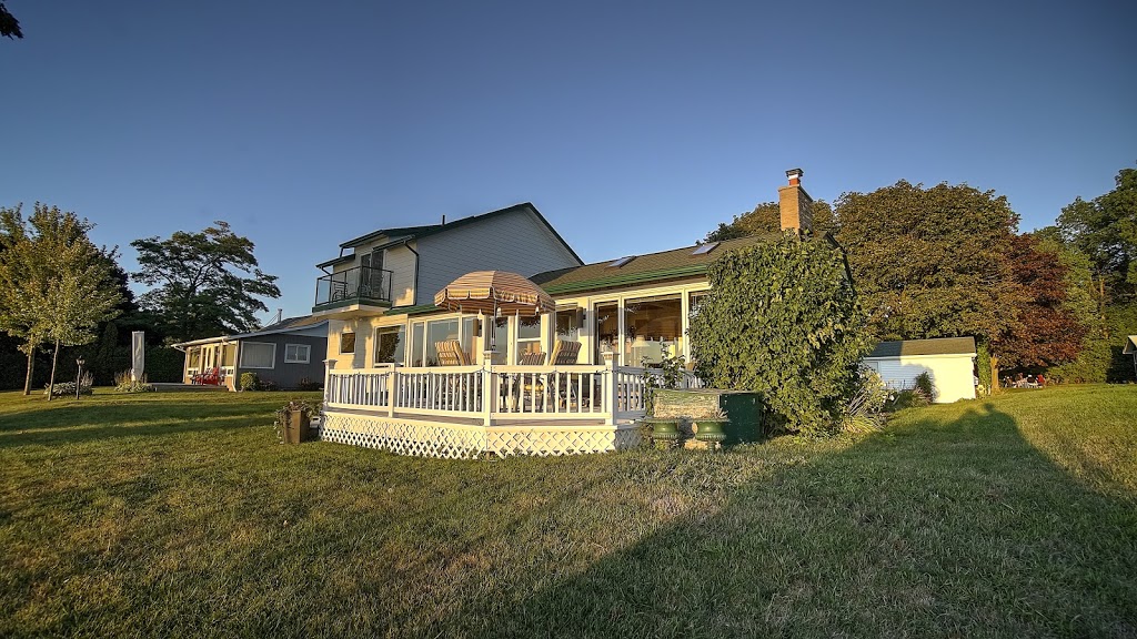 MacArthur Park Cottage | 9 Jowett Ln, Bayfield, ON N0M 1G0, Canada | Phone: (647) 674-6416