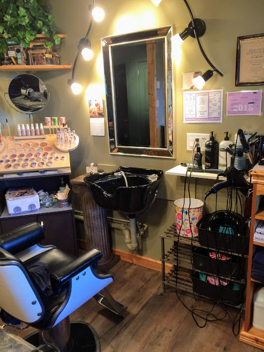 Lookin Up Hair Shop | 542 Moody Cres, Vernon, BC V1H 2C8, Canada | Phone: (250) 307-4750