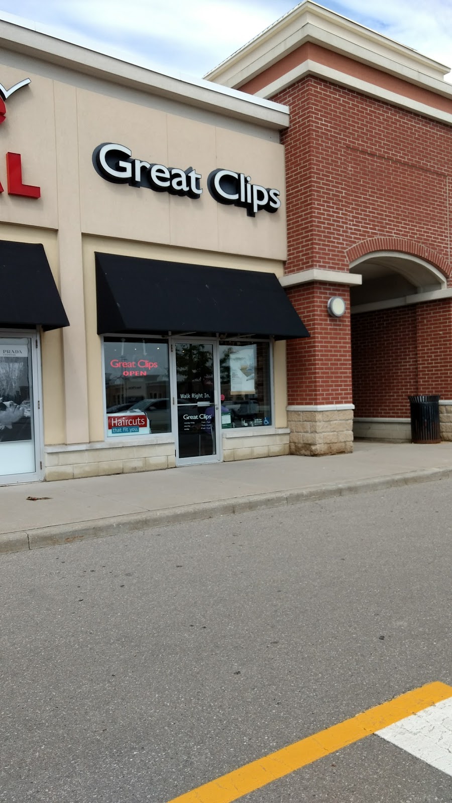 Great Clips | 91 First Commerce Dr #7, Aurora, ON L4G 0G2, Canada | Phone: (905) 713-2547