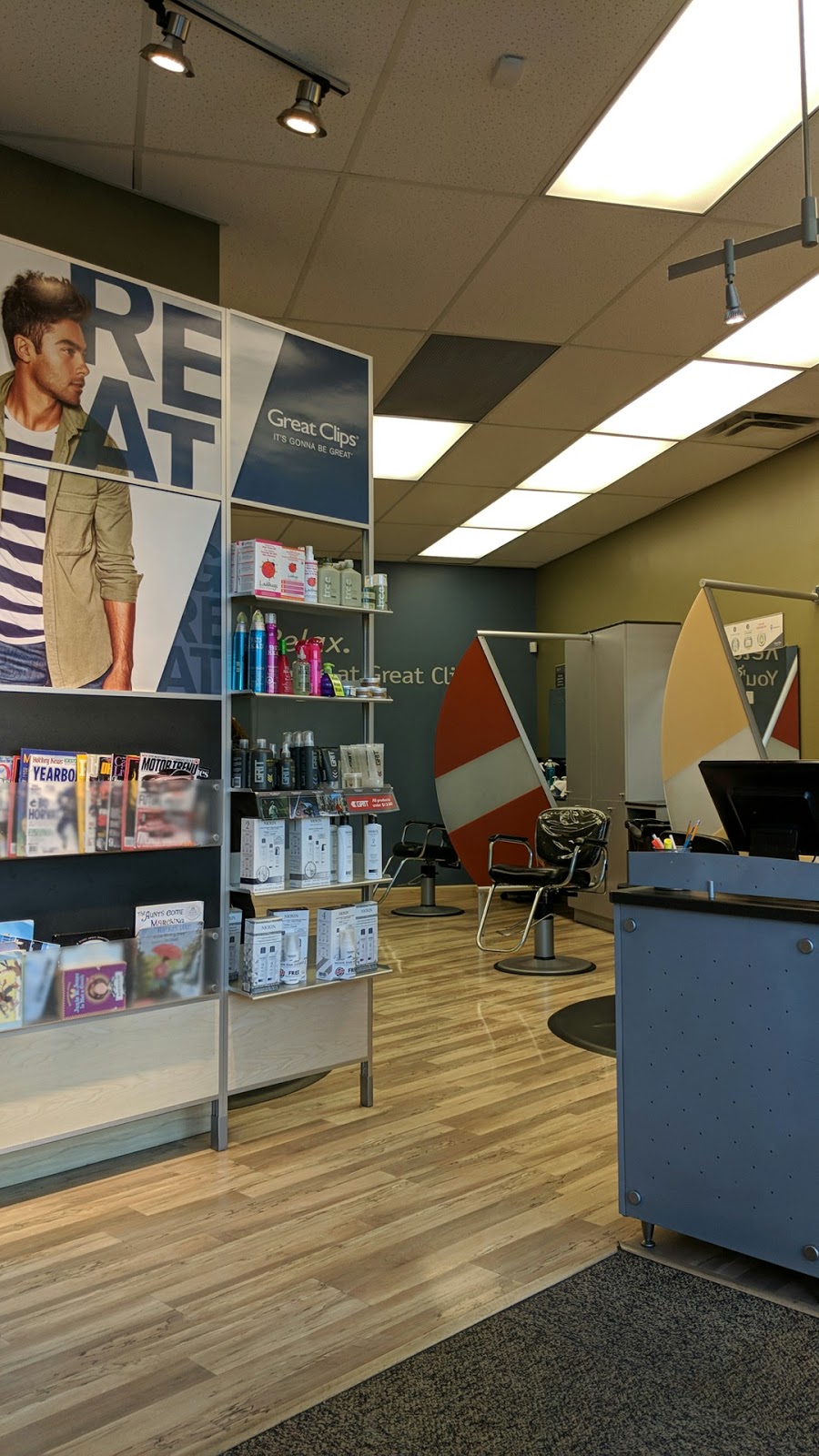 Great Clips | 17725 64 Ave Ste 203, Surrey, BC V3S 1Z2, Canada | Phone: (778) 571-0306