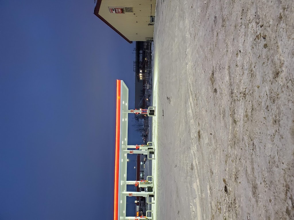 Sherwood Truck Stop | 28 Strathmoor Dr, Sherwood Park, AB T8H 2B6, Canada | Phone: (780) 297-0444