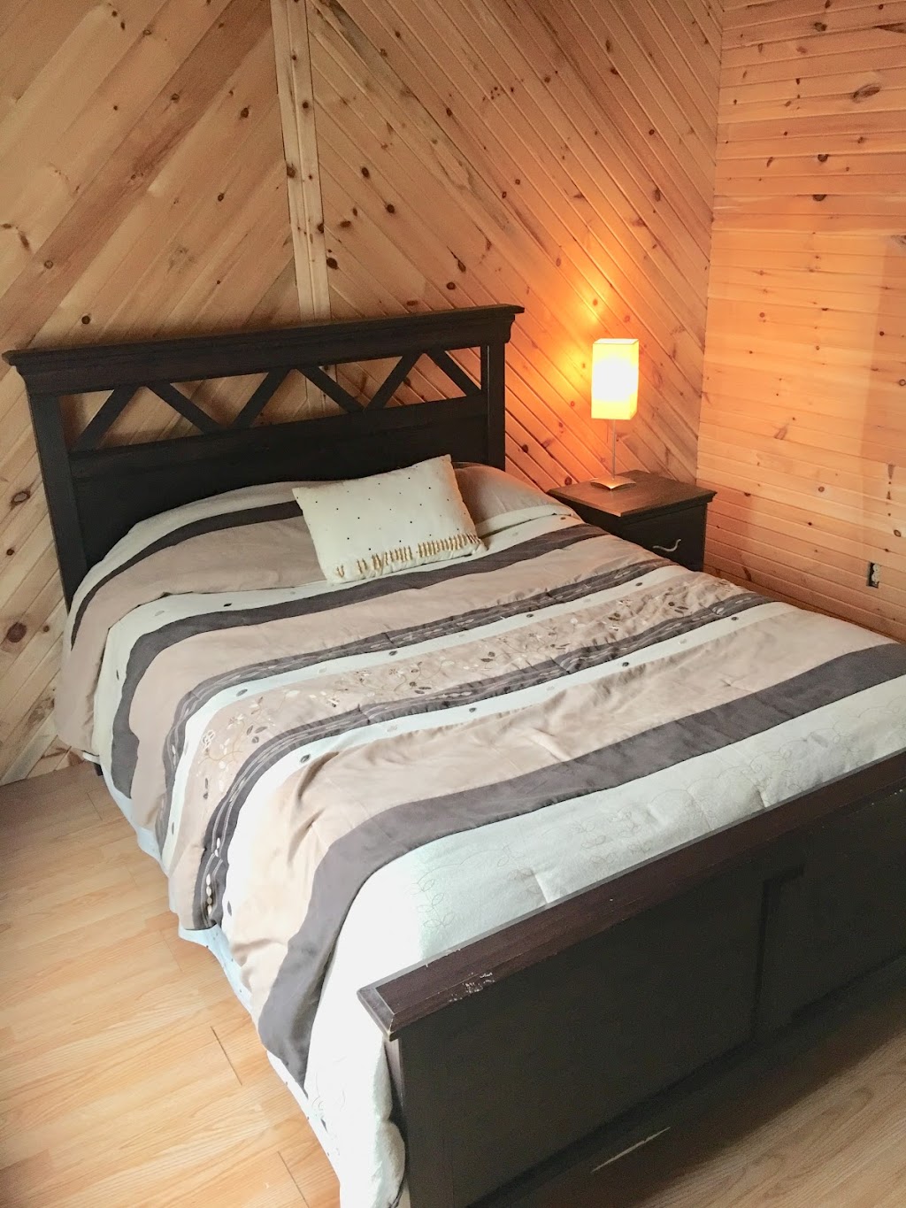 Chalet des Demers | 546 Mnt du Lac Gravel, Mont-Saint-Michel, QC J0W 1P0, Canada | Phone: (514) 705-5941