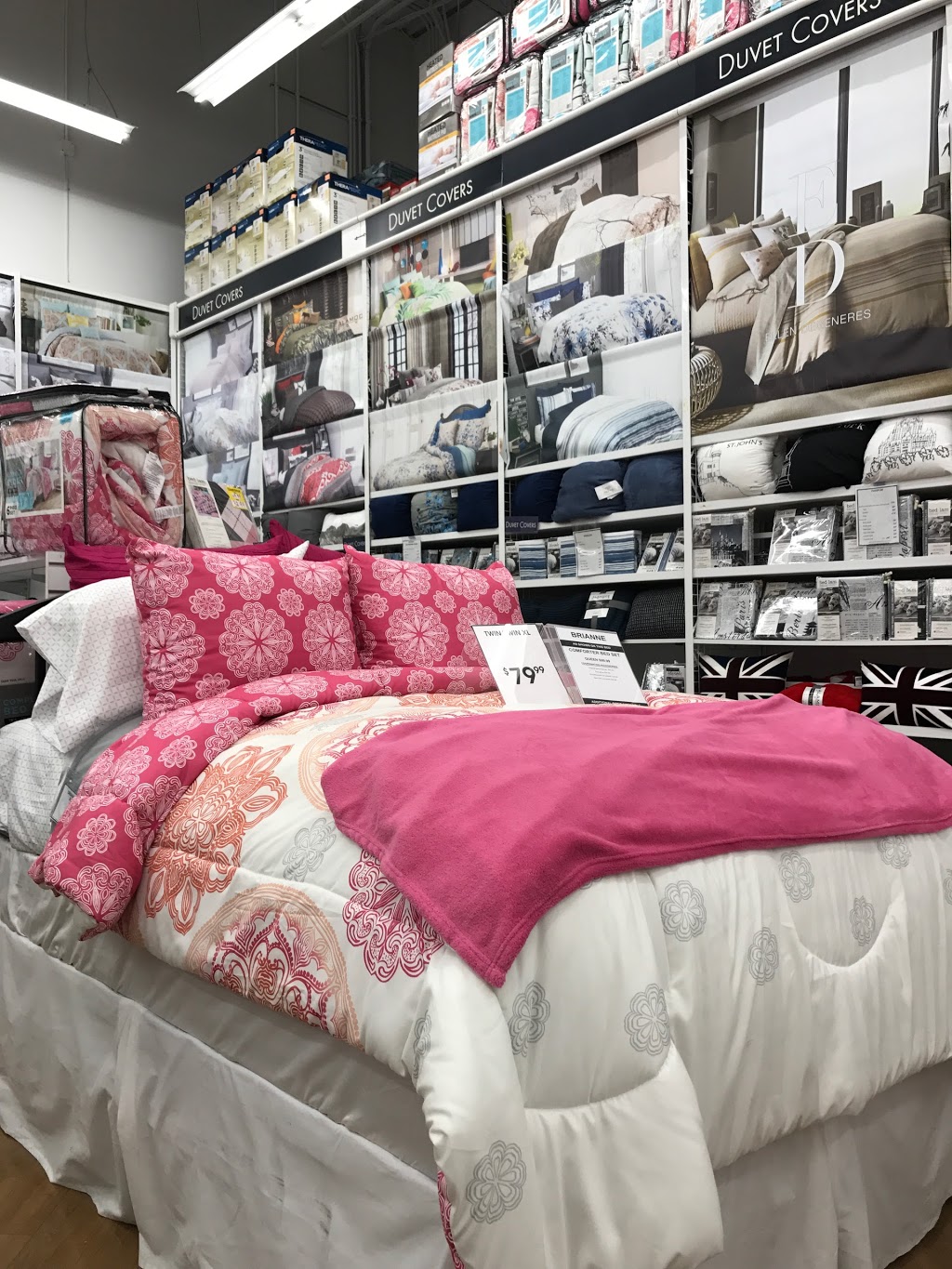 Bed Bath & Beyond | 1751 Victoria St E, Whitby, ON L1N 9W4, Canada | Phone: (905) 434-1233