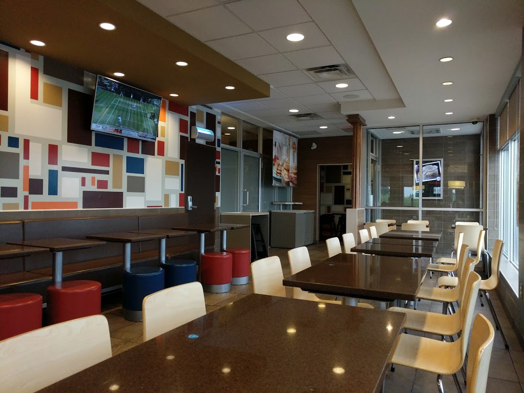 McDonalds | 505 34e Avenue, Saint-Zotique, QC J0P 1Z0, Canada | Phone: (450) 267-4242