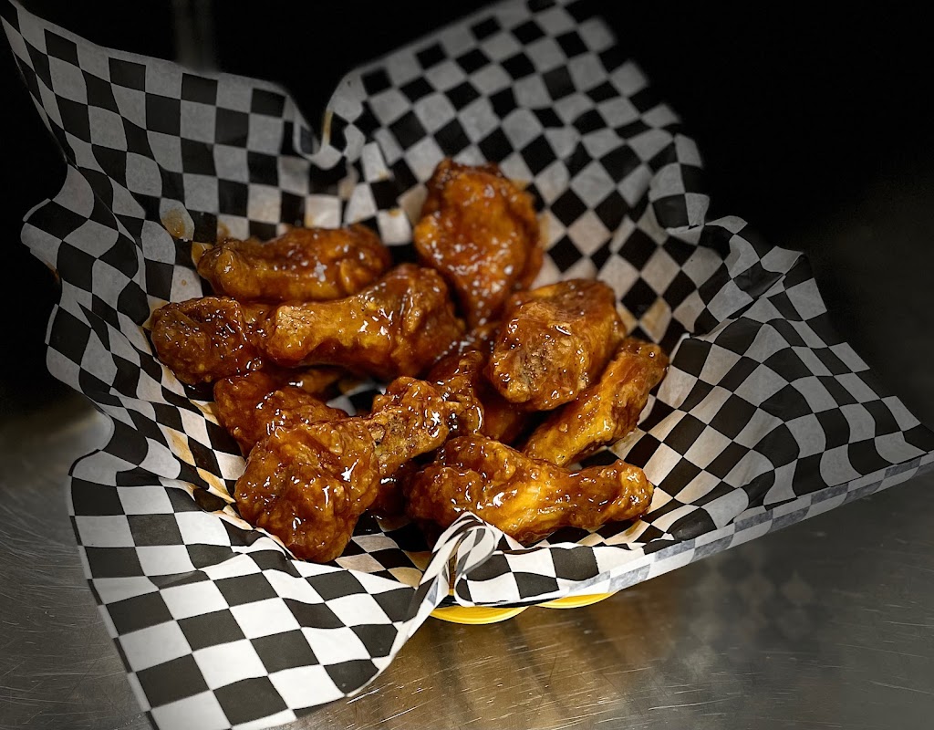 Lota Wingz | 484 Muskoka District Road 10, Port Sydney, ON P0B 1L0, Canada | Phone: (705) 385-9999