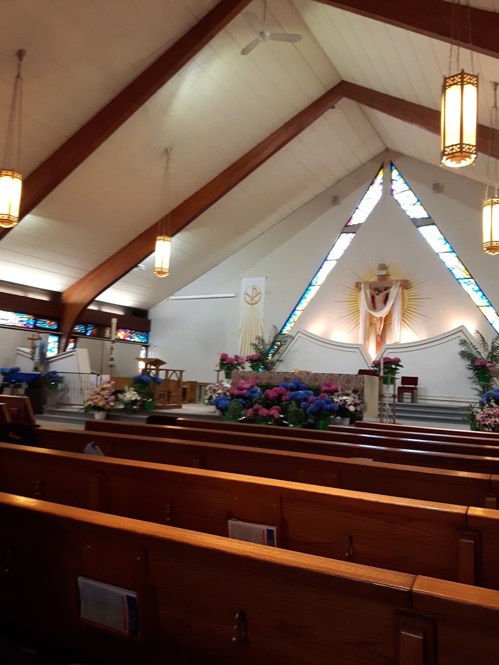 Our Lady Queen of the World Parish | 10411 Bayview Ave, Richmond Hill, ON L4C 3P2, Canada | Phone: (905) 884-7006