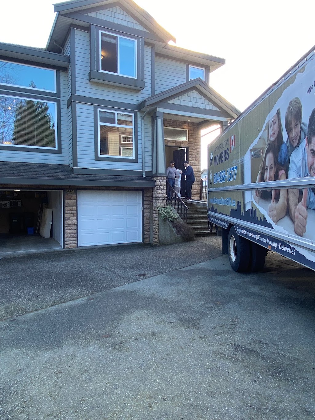 Metropolitan Movers Burnaby BC GVA - Moving Company | 7326 Antrim Ave #309, Burnaby, BC V5J 4M8, Canada | Phone: (604) 358-1577