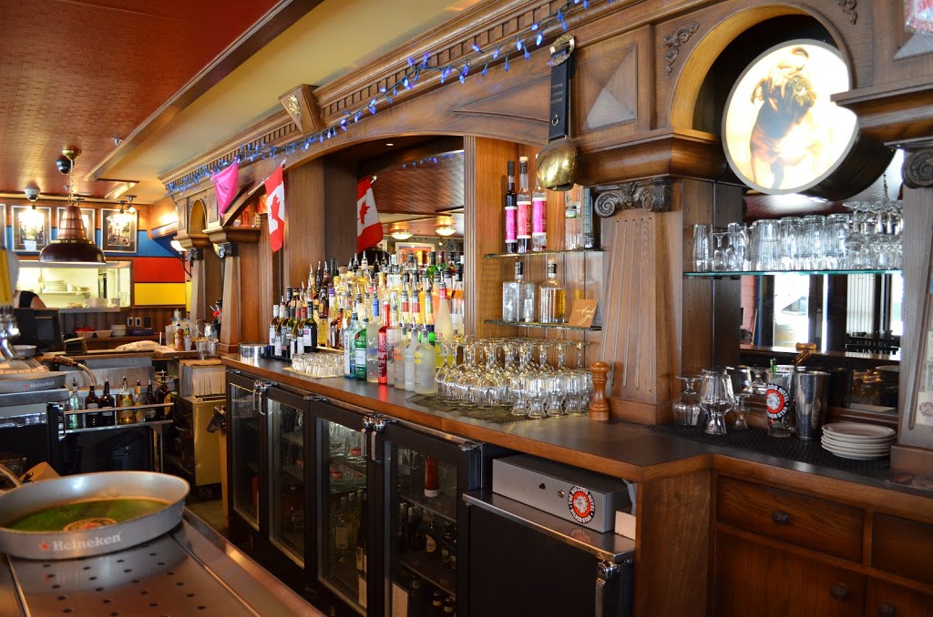 The Bulldog Hotel Silver Star | 142 Main St, Vernon, BC V1B 3M1, Canada | Phone: (250) 542-2459