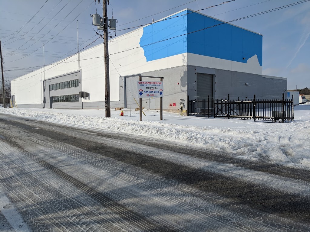 Blue Sky Storage | 1393 Grahams Ln, Burlington, ON L7S 1W4, Canada | Phone: (833) 256-2583