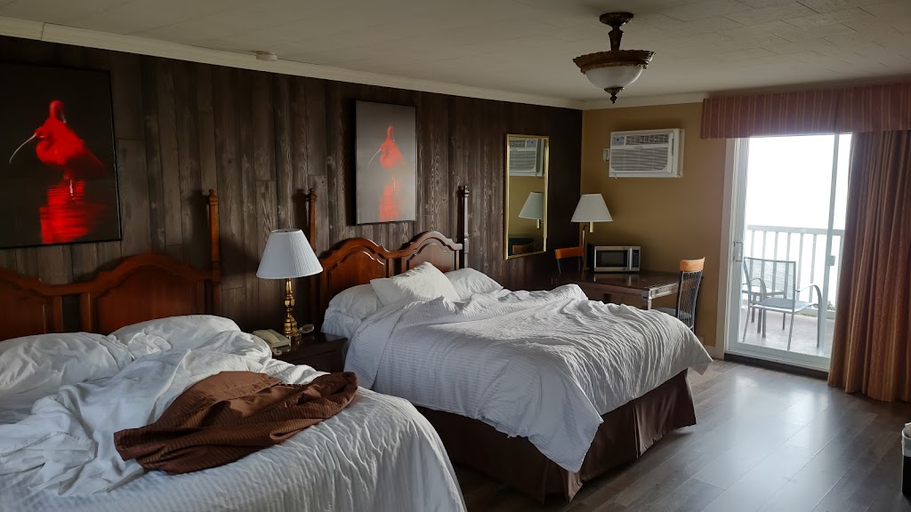 Motel Vue Belvédère | 130 Rue du Quai, Saint-Siméon, QC G0T 1X0, Canada | Phone: (418) 638-2227