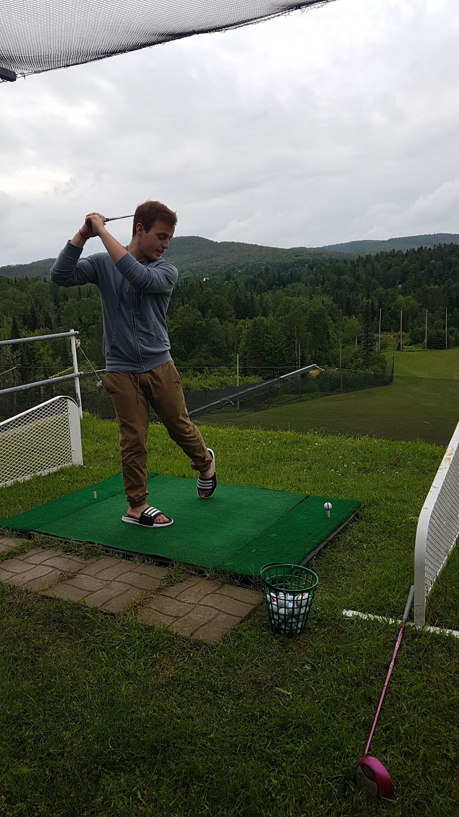 Centre De Pratique De Golf La Falaise | 117 Rue Sainte Agathe, Sainte-Agathe-Nord, QC J8C 2Z8, Canada | Phone: (819) 326-0616