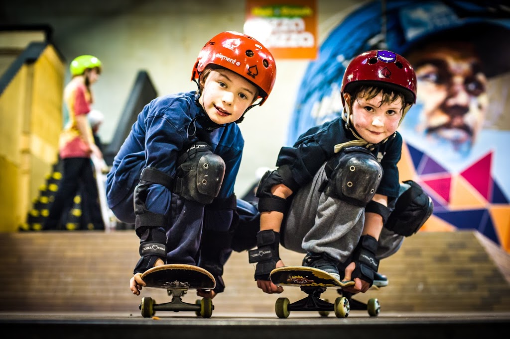 CJs Skatepark | 560 Hensall Cir, Mississauga, ON L5A 1Y1, Canada | Phone: (905) 272-6888