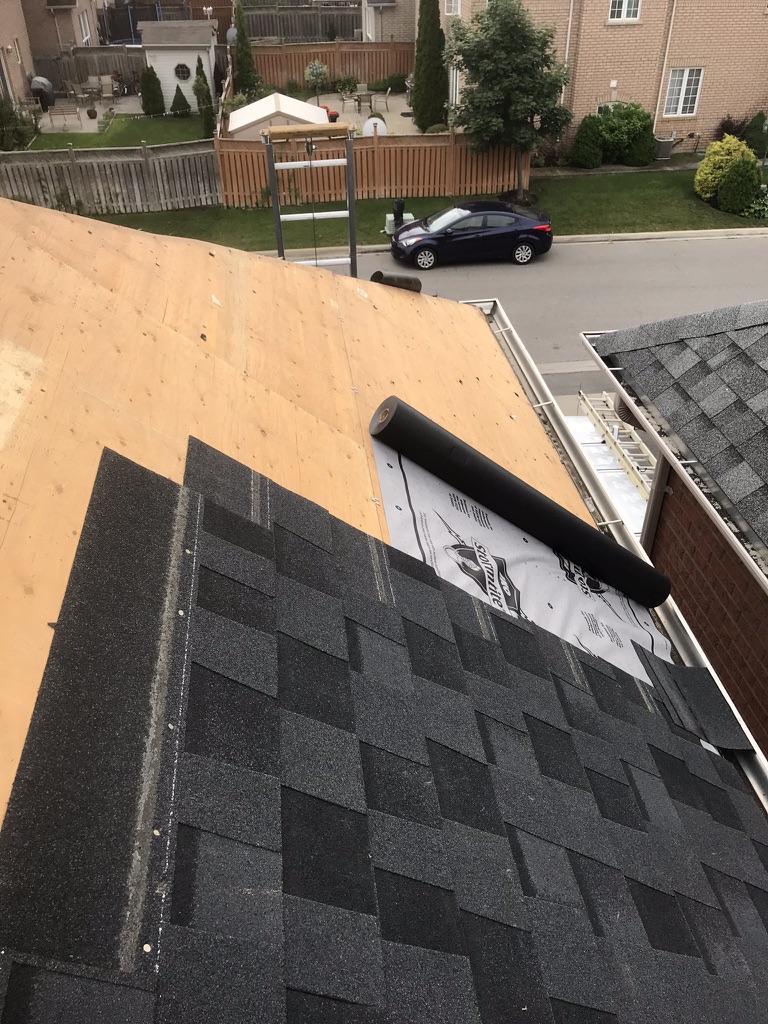 Lyons Pro Roofing inc | 1 Sanwood Blvd, Scarborough, ON M1V 3L5, Canada | Phone: (647) 881-0686