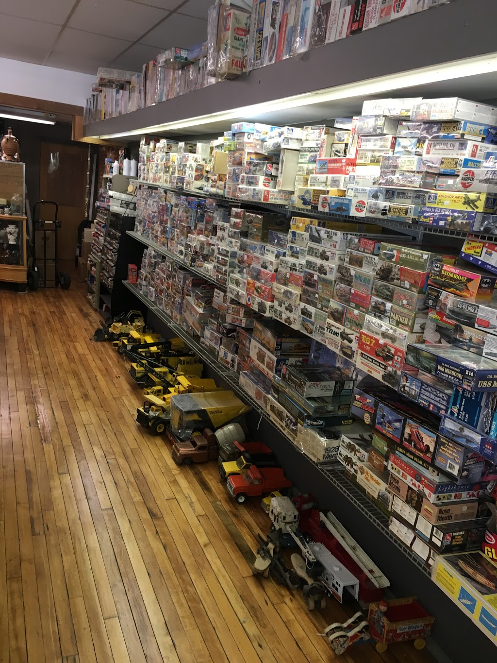 Ashbrooks Hobby Coins & Toys | 69278 N, Main St, Richmond, MI 48062, USA | Phone: (586) 727-5507