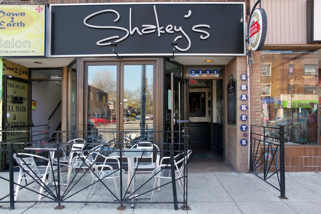 Shakeys | 2255 Bloor St W, Toronto, ON M6S 1N8, Canada | Phone: (416) 767-0608