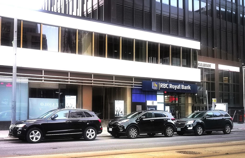 RBC Royal Bank | 10 St Clair Ave W, Toronto, ON M4V 1L4, Canada | Phone: (416) 974-7840