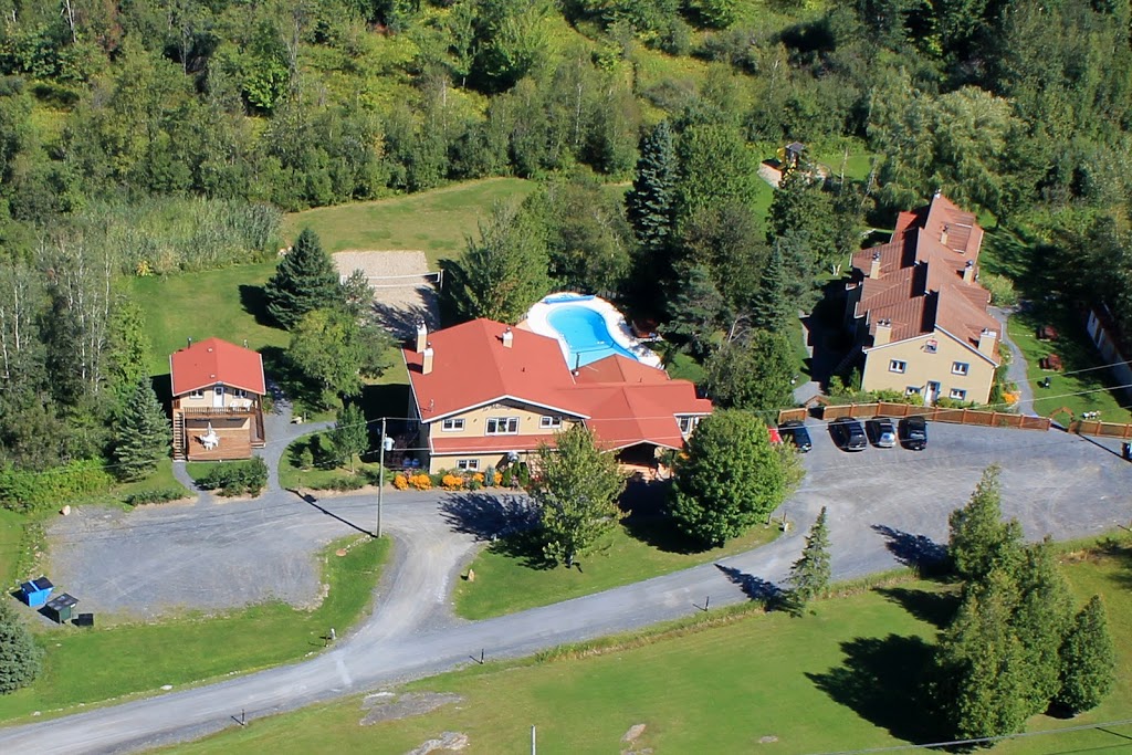 Le Montagnard, Auberge/Hôtel et Chalets | 264 Chemin Maple, Sutton, QC J0E 2K0, Canada | Phone: (450) 538-9966