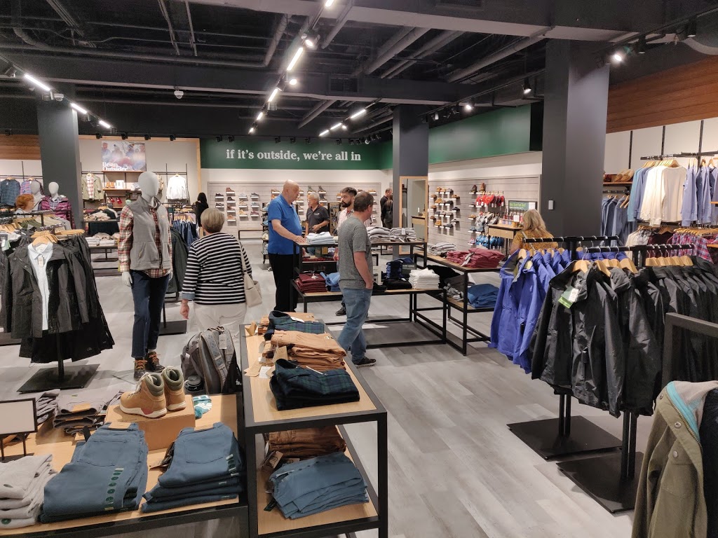 L.L.Bean | Oakville Place, 240 Leighland Ave Unit #165, Oakville, ON L6H 3H6, Canada | Phone: (289) 837-1152