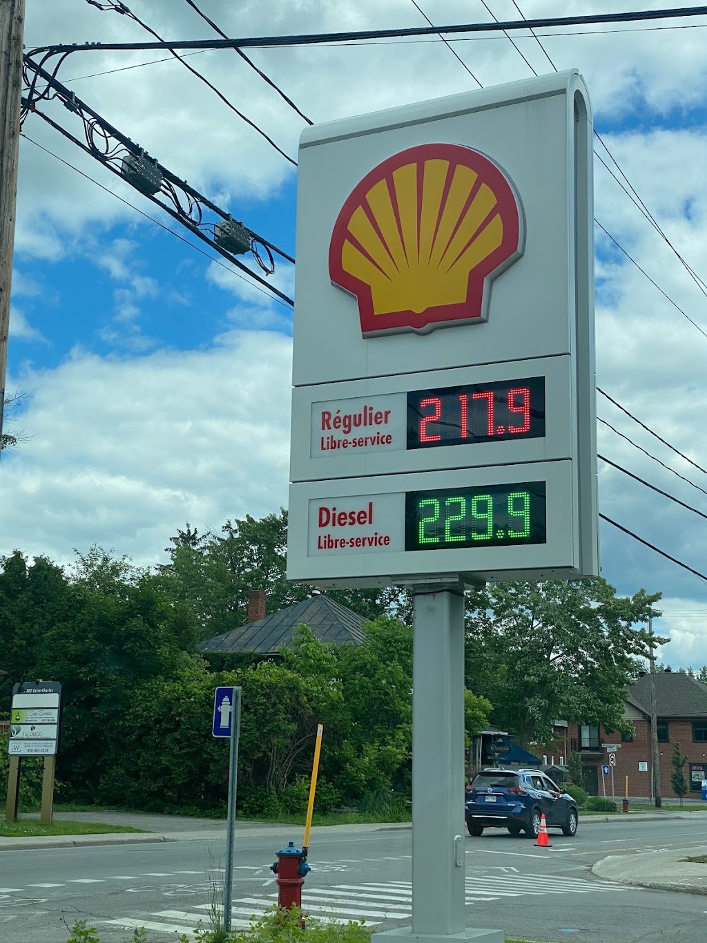 Shell | 216 Av. Saint-Charles, Vaudreuil-Dorion, QC J7V 2L5, Canada | Phone: (450) 218-2838