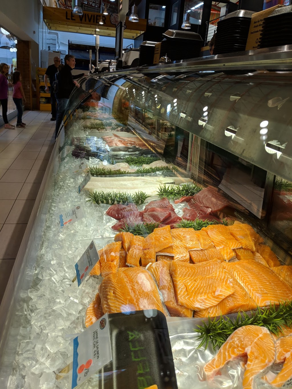 Poissonnerie du Marché | 3535 Autoroute Laval Ouest, (440) West, Laval, QC H7P 5G9, Canada | Phone: (450) 682-2929