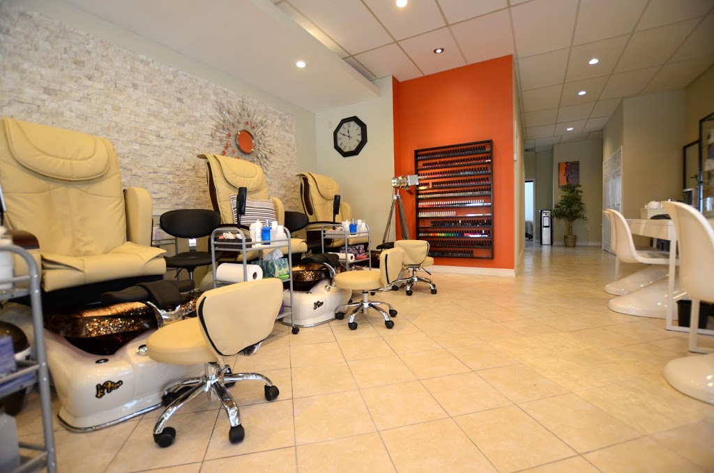 Moments Nail & Spa | 7380 Bathurst St, Thornhill, ON L4J 7M1, Canada | Phone: (905) 889-4229