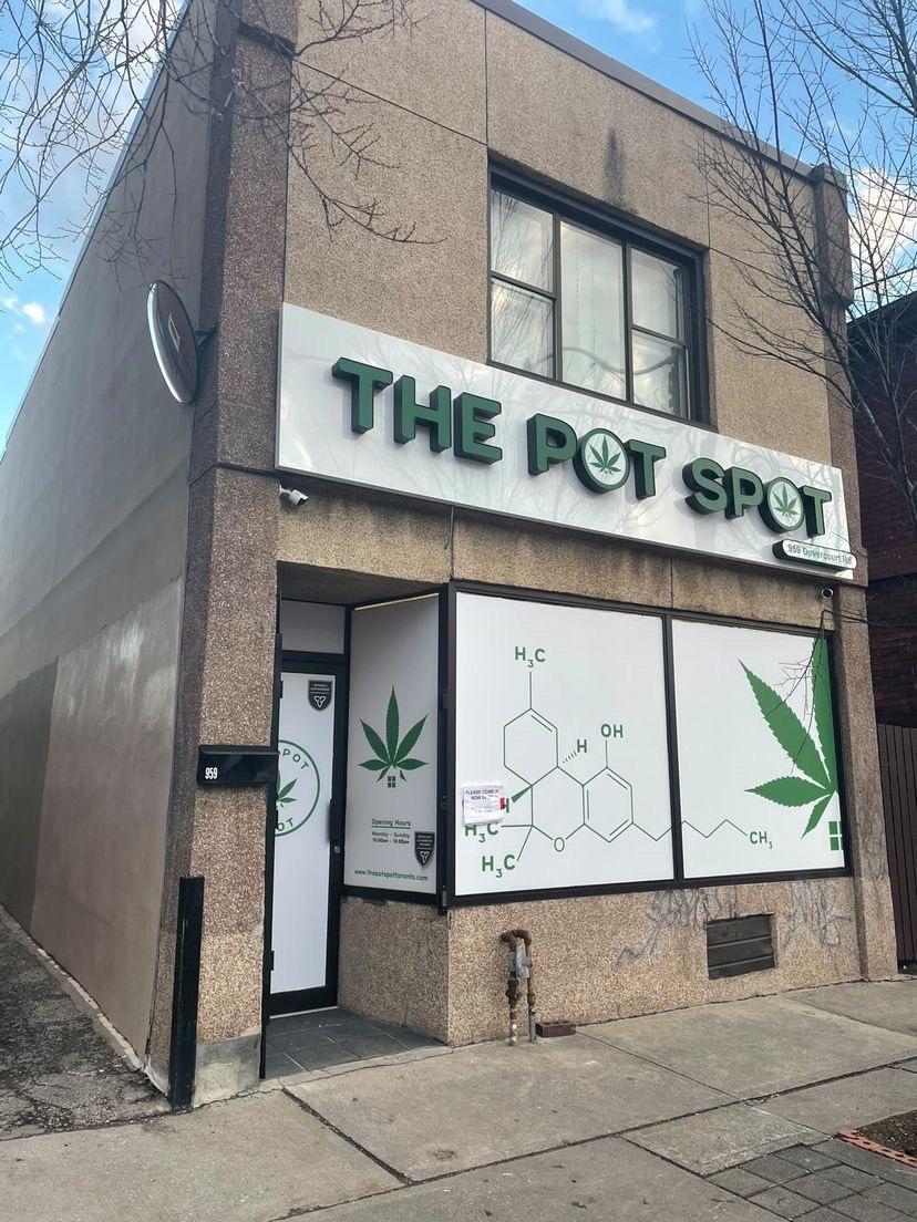 THE POT SPOT | 959 Dovercourt Rd, Toronto, ON M6H 2X6, Canada | Phone: (416) 901-1808