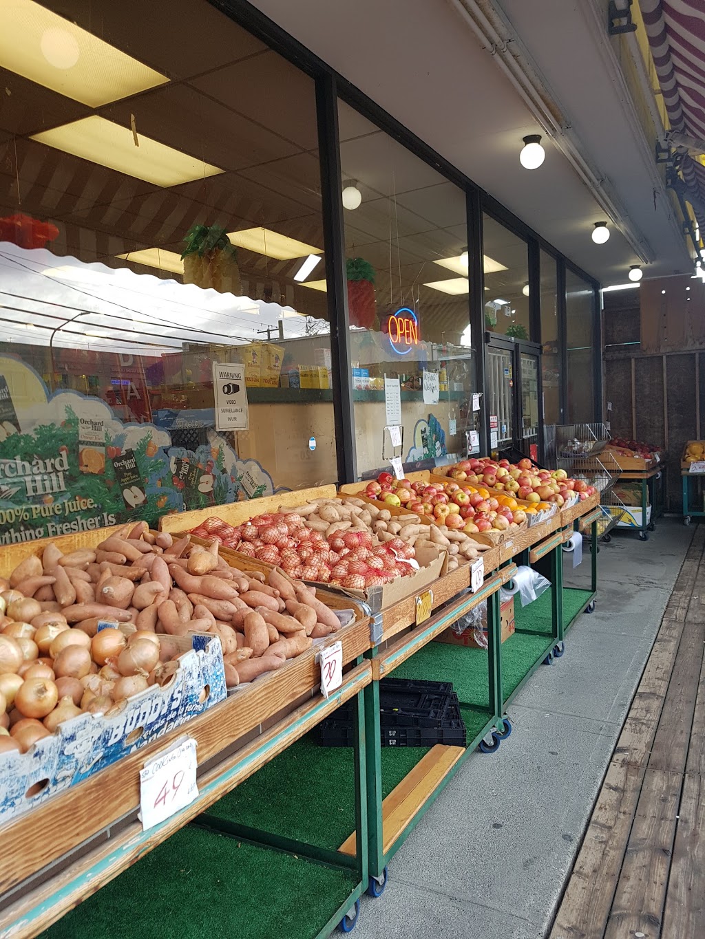 Davids Farm Market | 7854 6th St, Burnaby, BC V3N 3N3, Canada | Phone: (604) 528-9966