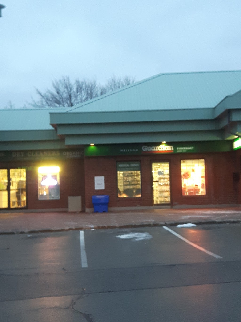 Pharmacy | 2180 Credit Valley Rd #105, Mississauga, ON L5M 3C9, Canada | Phone: (905) 820-5434