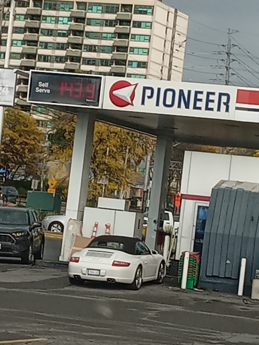 Pioneer - Gas Station | 590 Montréal Rd, Ottawa, ON K1K 0T9, Canada | Phone: (613) 744-7871