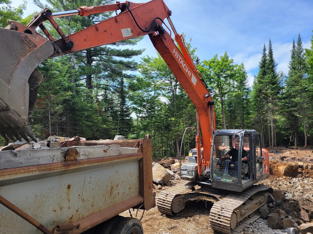 Excavation Deslauriers | 742 Rue de Ronchamp, Sainte-Adèle, QC J8B 1T2, Canada | Phone: (450) 512-4898